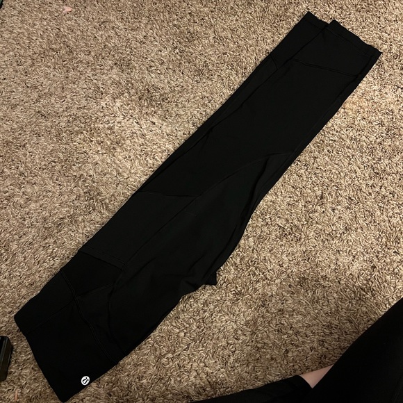 THREE PAIRS OF LULULEMON LEGGINGS! - Picture 4 of 7